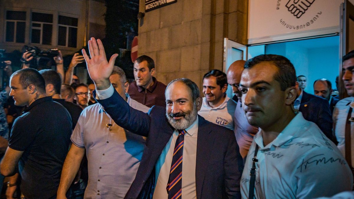 Pašinjan se stal vítězem arménských voleb navzdory prohrané válce o Karabach